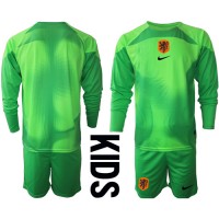 Camisa de time de futebol Holanda Goleiro Replicas 1º Equipamento Infantil Mundo 2022 Manga Comprida (+ Calças curtas)